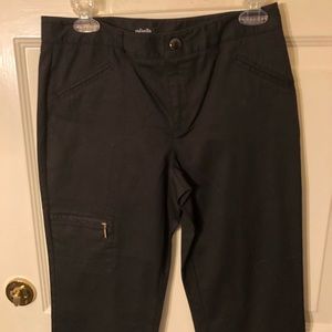 Women’s Sz 6 Rafaela Black Capri Pants